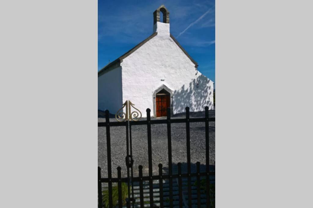 The Burren Art Gallery Built In 1798 Tubber Exterior foto